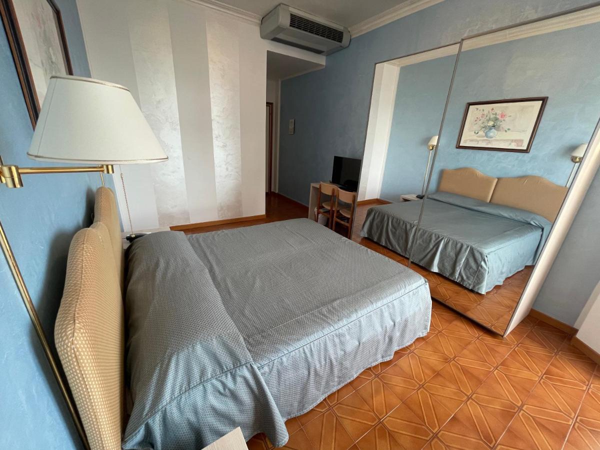 Hotel Universo Lido di Jesolo Dış mekan fotoğraf