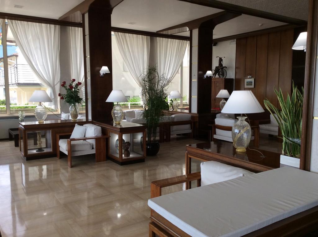 Hotel Universo Lido di Jesolo Dış mekan fotoğraf